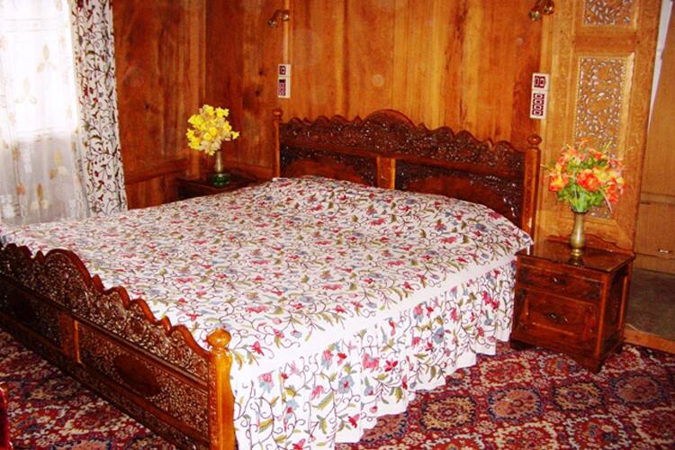 Taj Mahal Houseboat, Srinagar 3